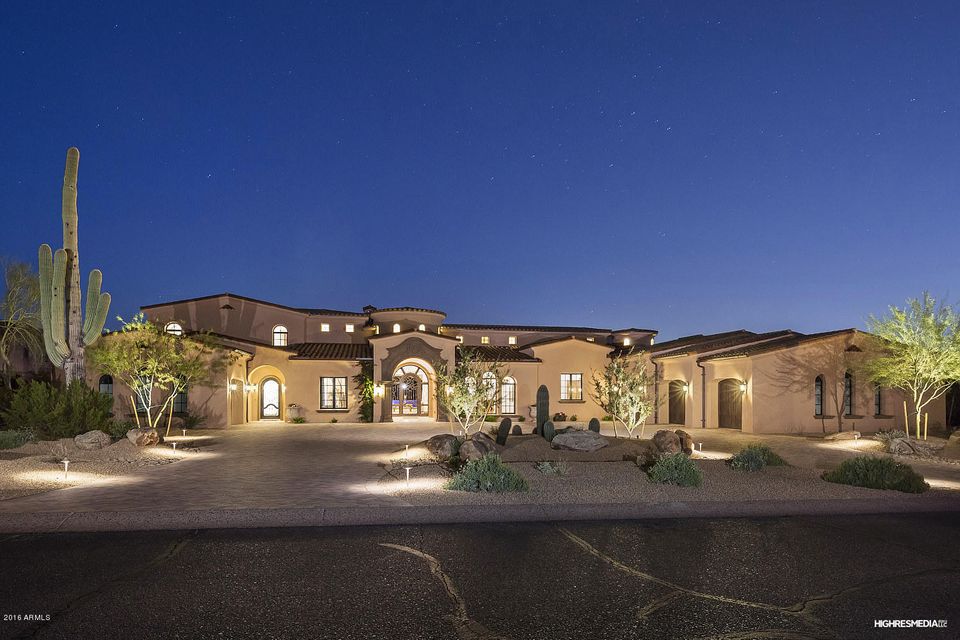 Curb Appeal For Grayhawk Home For Sale
