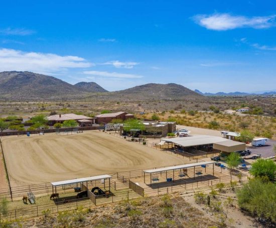 DESERT HILLS IN PHOENIX ARIZONA HORSE PROPERTY