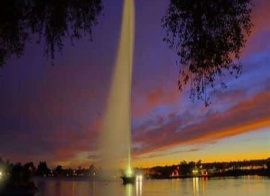 FOUNTAIN HILLS FOUNTAIN AT NIGHT