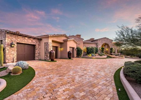 TROON NORTH SCOTTSDALE ARIZONA CURB VIEW